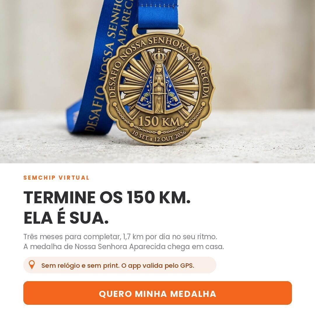 Medalha de Nossa Senhora Aparecida ao lado do traçado de GPS de uma corrida